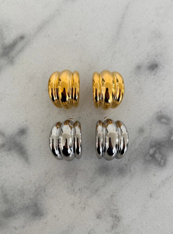 Bella Hoops- Gold - Tres Chic Boutique