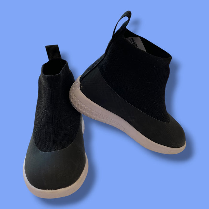 black minimoc soft boots, 5.0