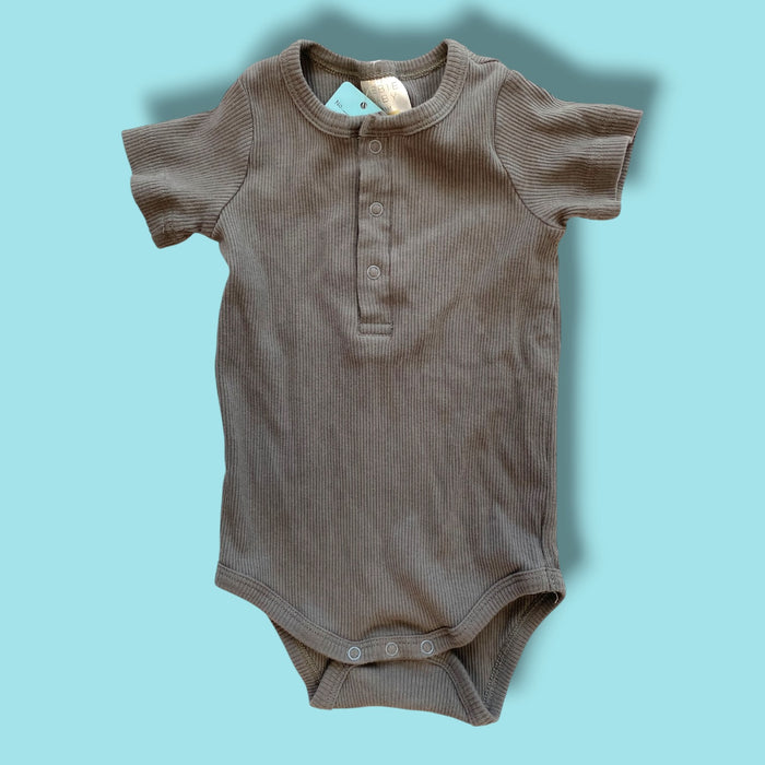 grey mebie baby bodysuit, 12-18m