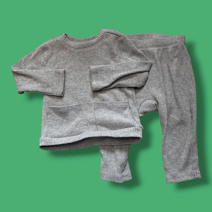 Grey Old Navy 2 piece set, 12-18m