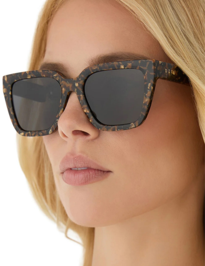 Amara- Glitter Tortoise Brown Gradient Polarized Sunglasses