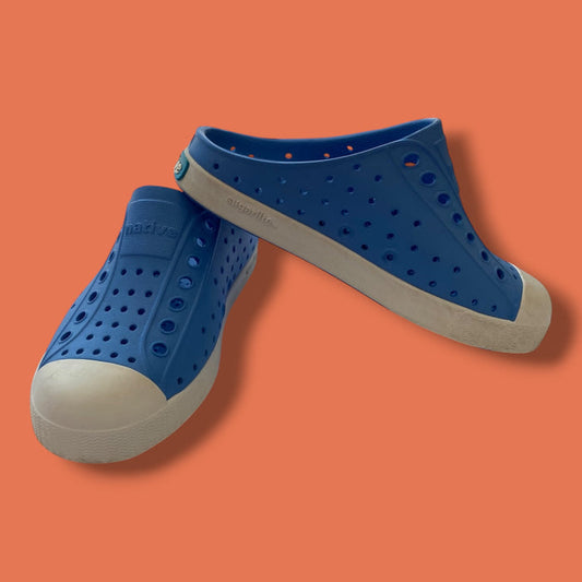 blue Natives water shoe, 11.0
