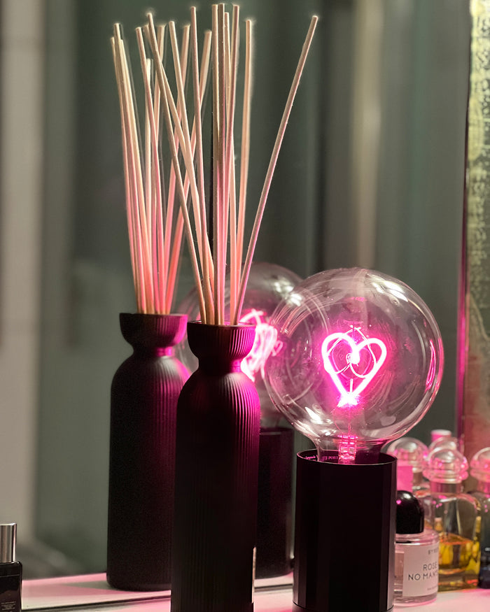 Bulb HEART Red with Base Table Lamp PORTABLE Black