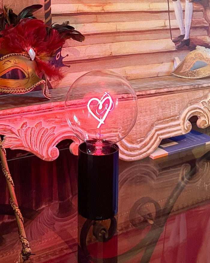 Bulb HEART Red with Base Table Lamp PORTABLE Black