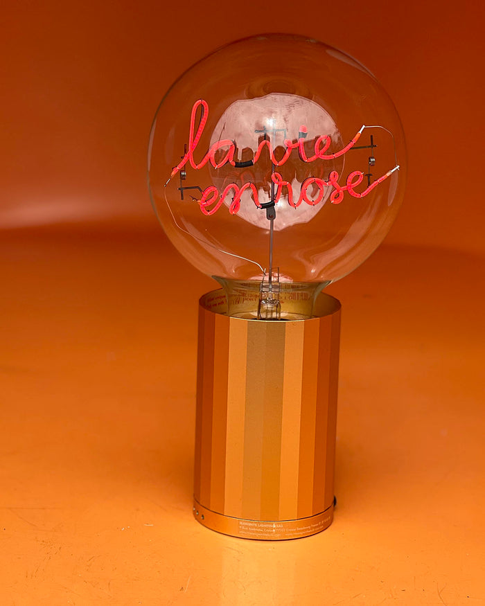 Bulb LA VIE EN ROSE Red with Base Table Lamp PORTABLE Black
