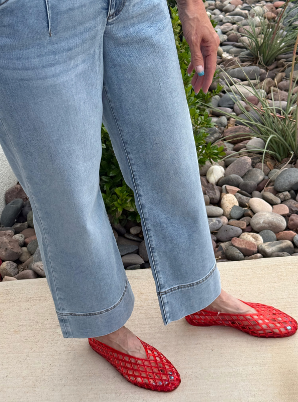Charlotte- High Rise Straight Leg- Contact