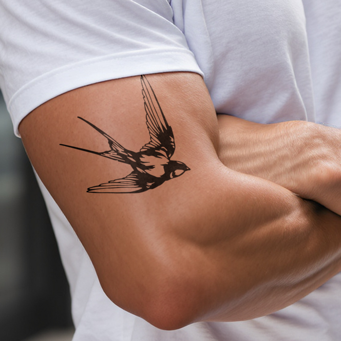 Fliegende Schwalbe Traditional Tattoo