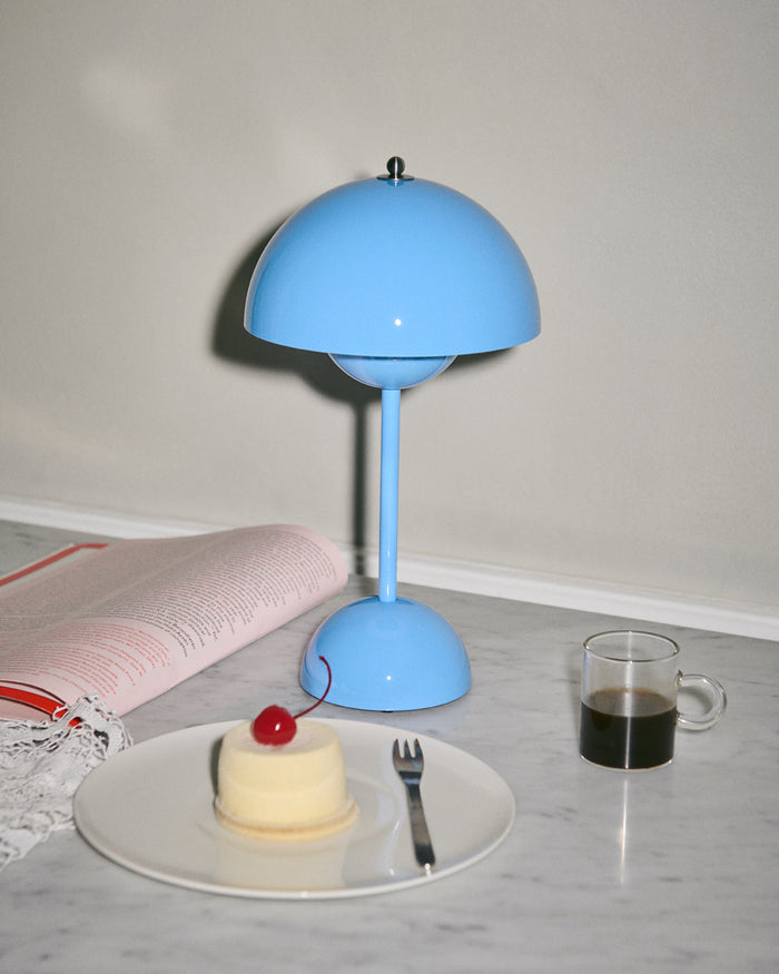 Flowerpot VP9 Portable Table Lamp - Swim Blue