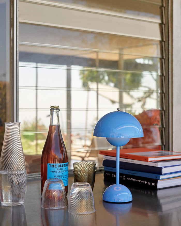 Flowerpot VP9 Portable Table Lamp - Swim Blue