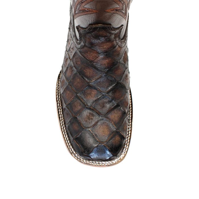 Close-up of square toe with imitation pirarucu leather design on Artillero men’s cowboy boot