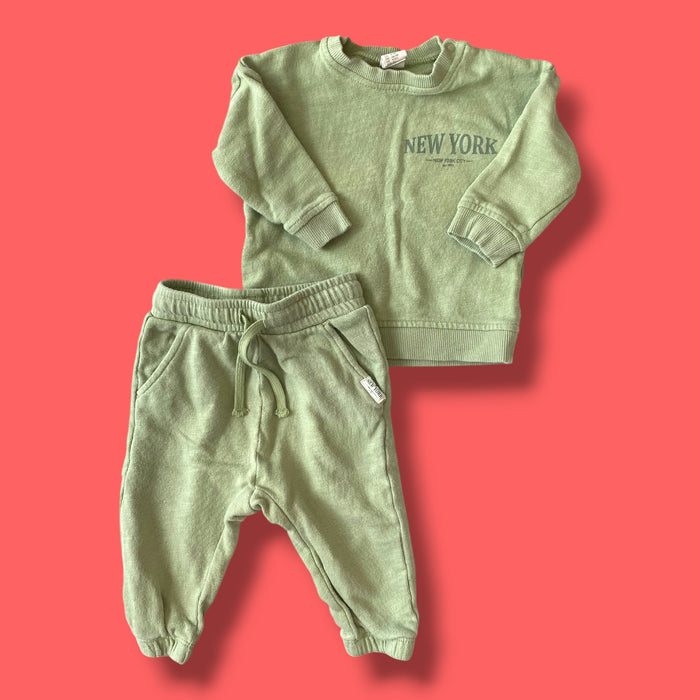 Green H&M sweats set, 4-6m