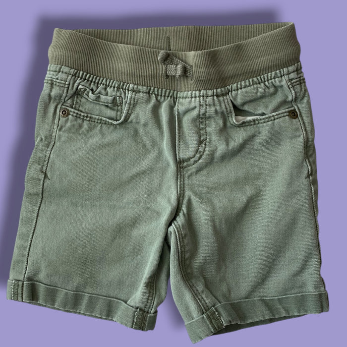 green Old Navy shorts, 3Y