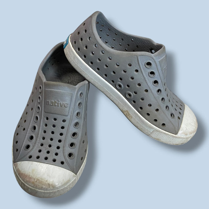 Grey Native Shoe, 6.0