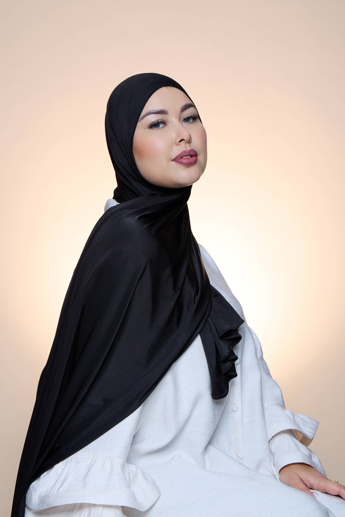 Hijab Premium Satin  Mae Black