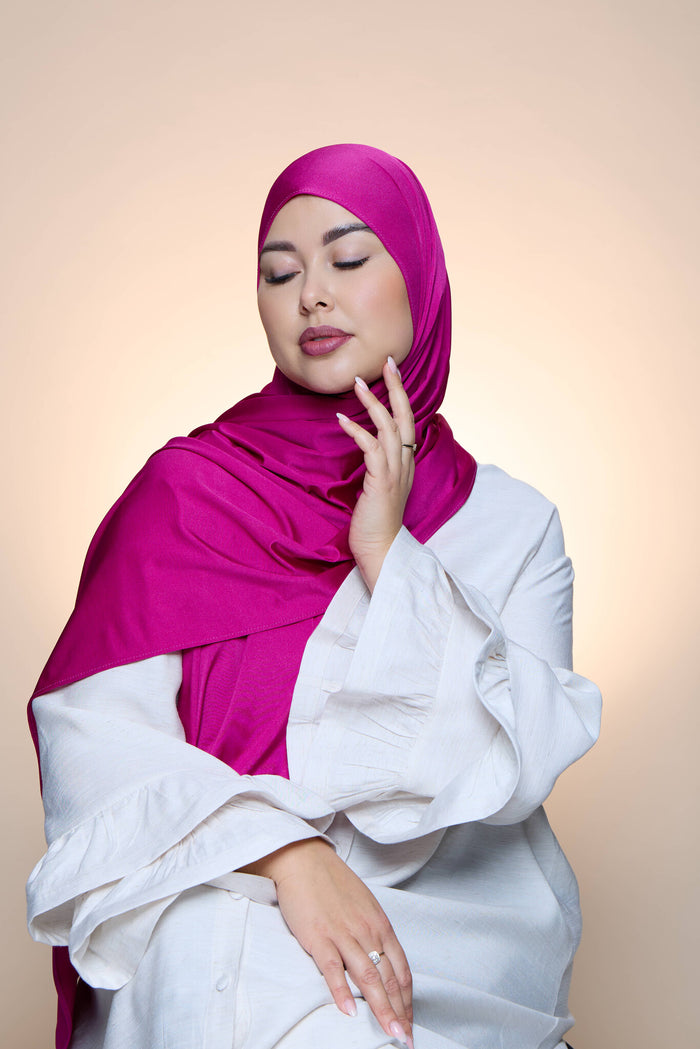 Hijab Premium Satin  Mae Magenta