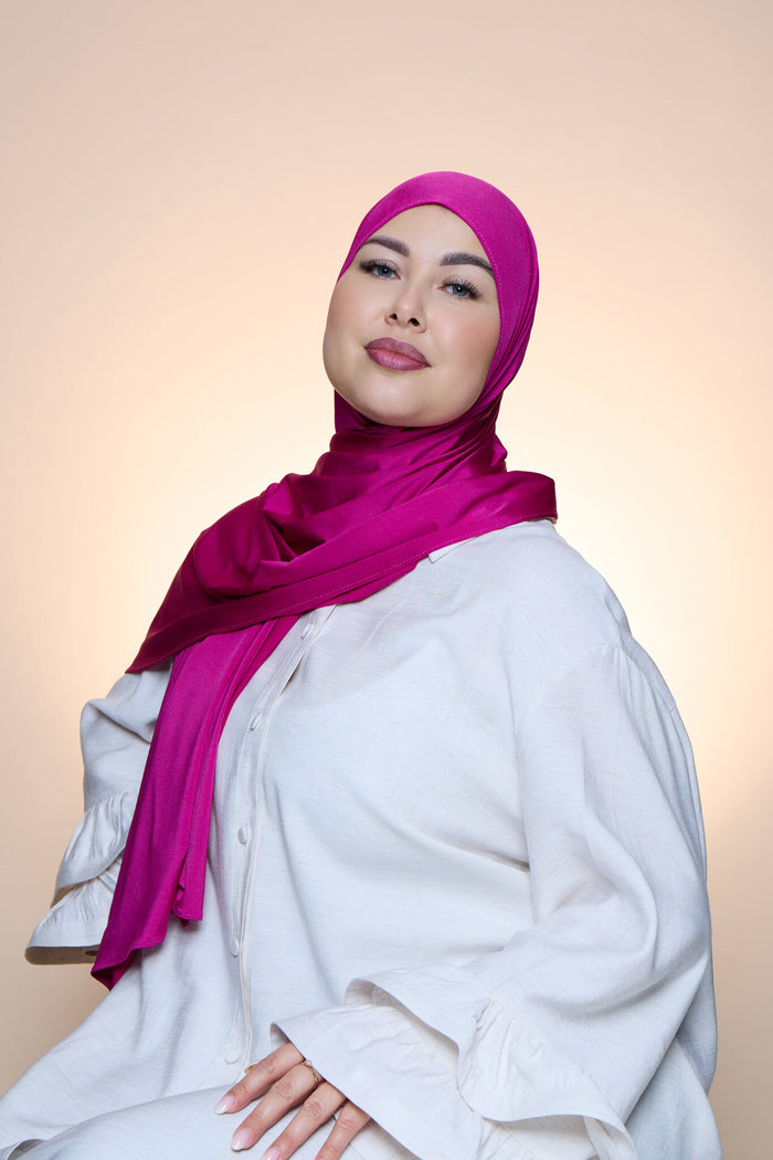 Hijab Premium Satin  Mae Magenta