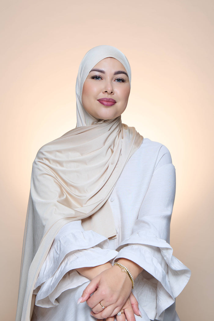 Hijab Premium Satin  Mae  Peach Puff