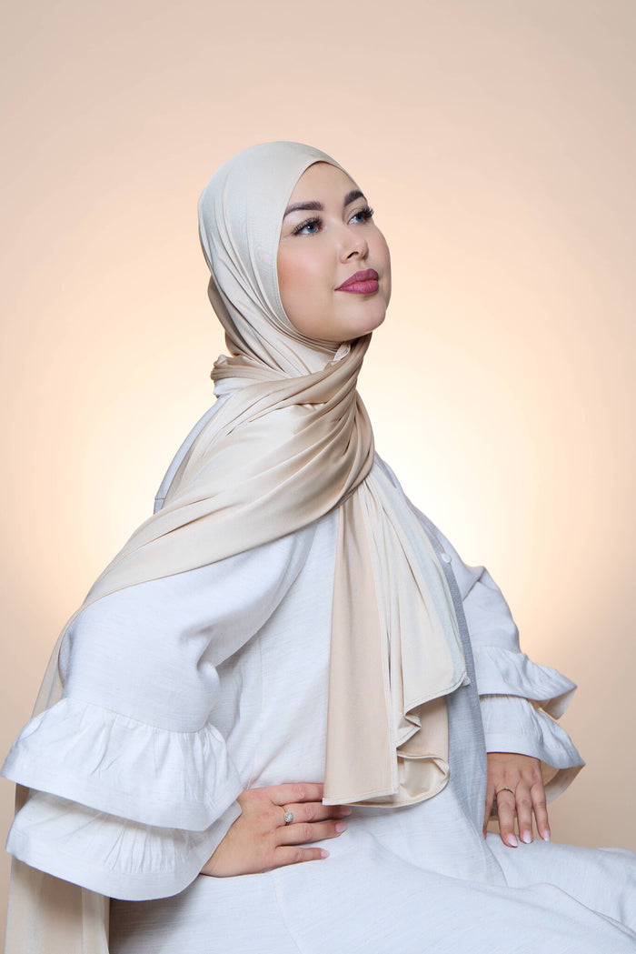 Hijab Premium Satin  Mae  Peach Puff