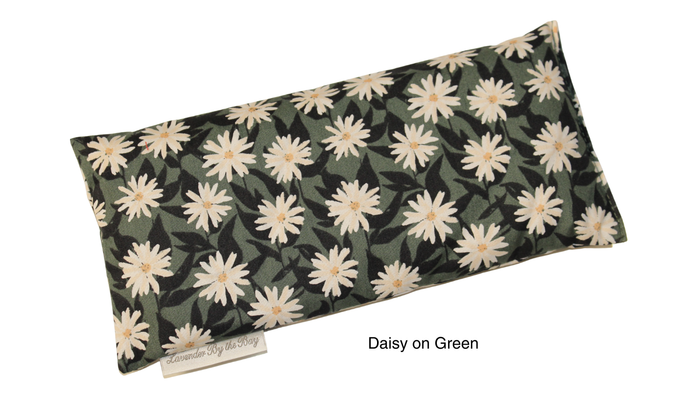 Daisy on Green