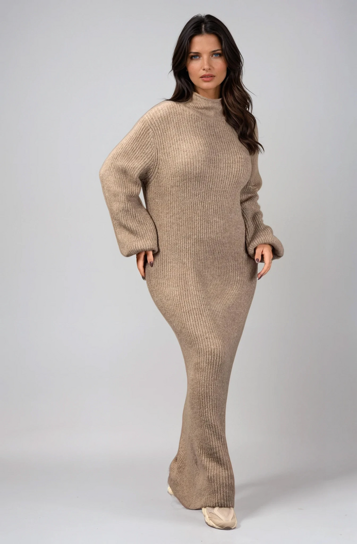 Naomi Khaki