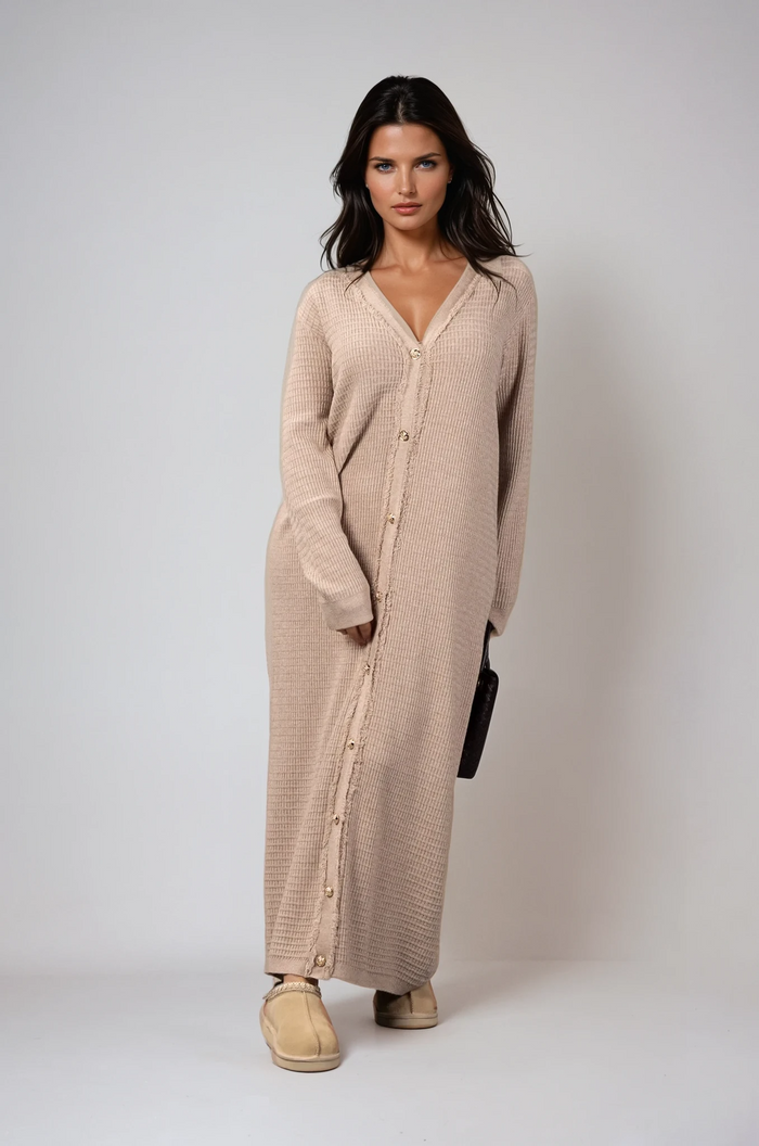 Noa Khaki