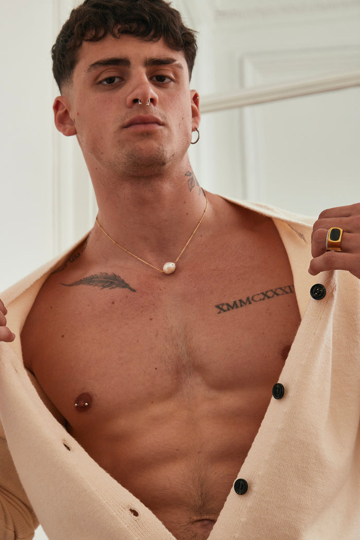 One Pearl Necklace