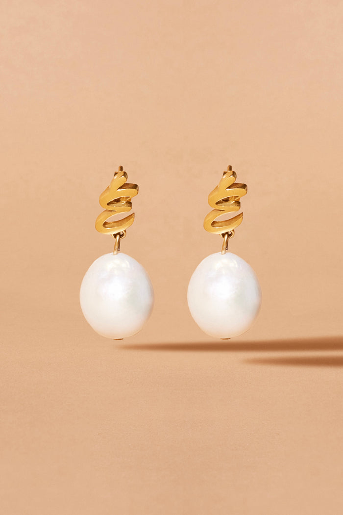 One Earring / Signature É