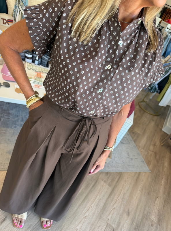 Pleated Detail Wide Leg Pants -Brown