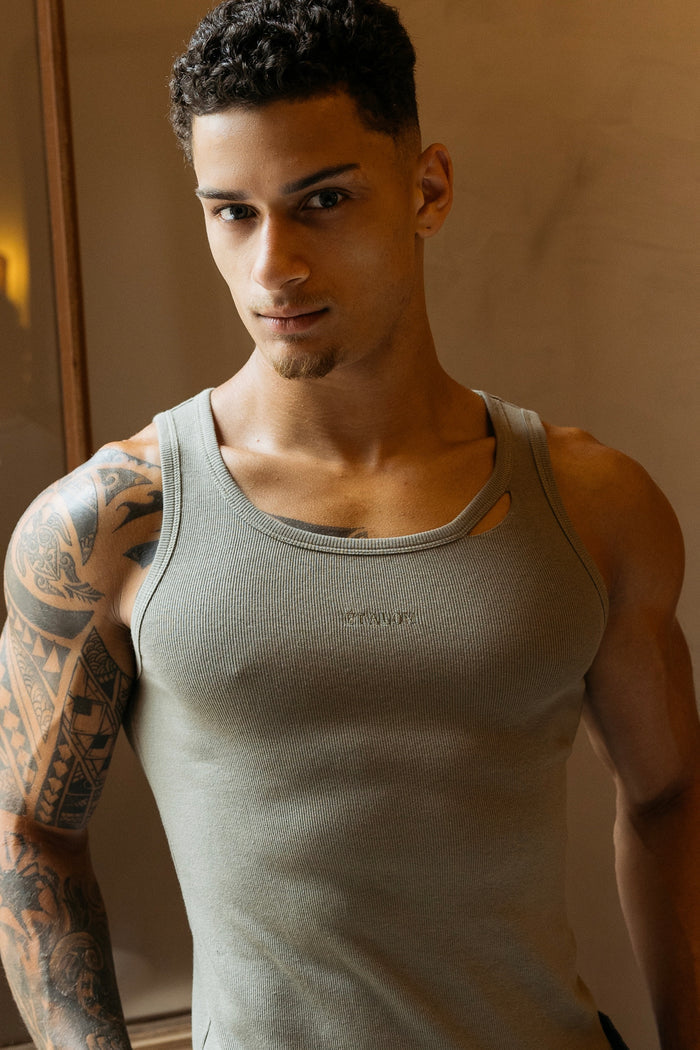 Rip Ribbed Tank Top (Slight Crop)