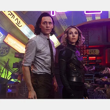 TOM-HIDDLESTON-AUTOGRAPH-PHOTO