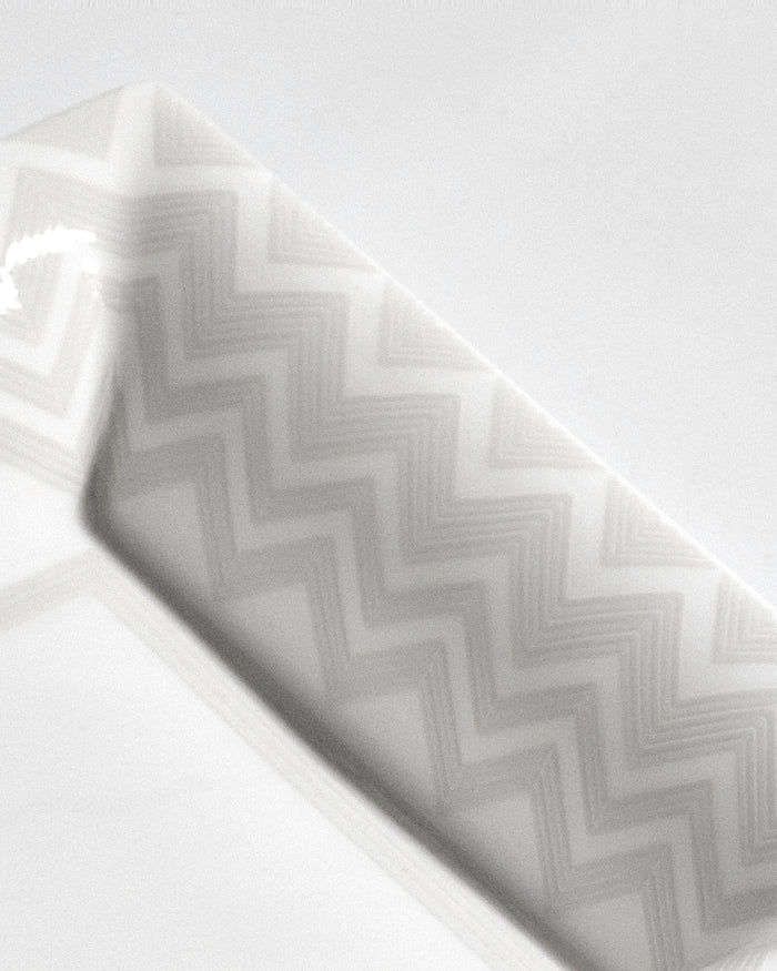 Tray ZIG ZAG Rectangular Large in Luxury Box White 8.5" x 6.75"