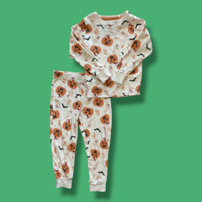 white George 2 piece PJS, 4Y