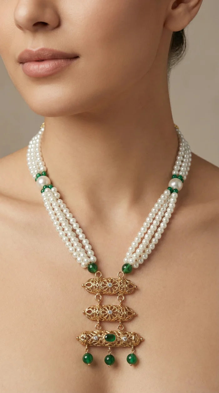 WHITE GREEN PEARL NECKLACE HNIA