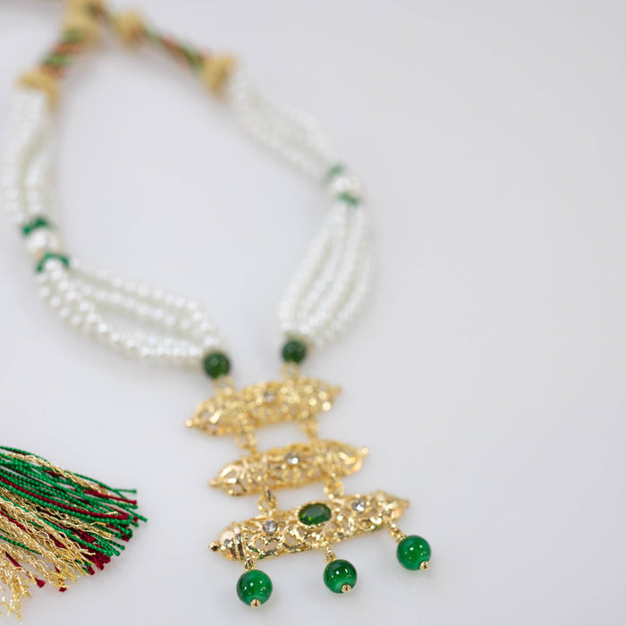 WHITE GREEN PEARL NECKLACE HNIA
